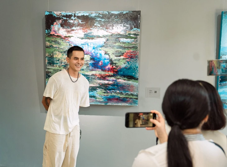 Diễn viên Hữu Thanh Tùng mất 4 năm để thực hiện triển lãm tranh cá nhân.